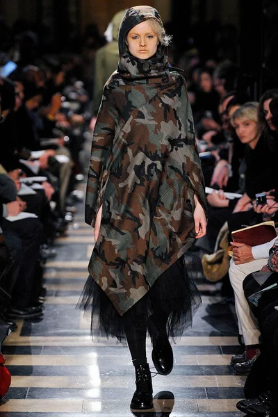 Look 28